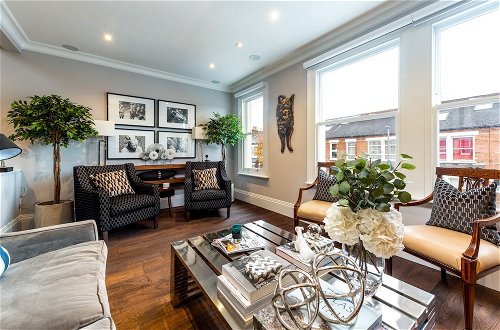 Photo 12 - Luxurious Wandsworth Home Close to Putney Heath by Underthedoormat