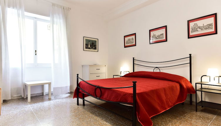 Photo 1 - Red & White Vatican Apartment