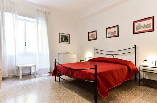 Photo 1 - Red & White Vatican Apartment