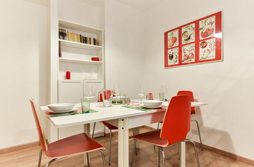 Foto 16 - Red & White Vatican Apartment