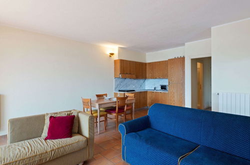 Photo 11 - Spacious Apartment in Rancone With Lake View