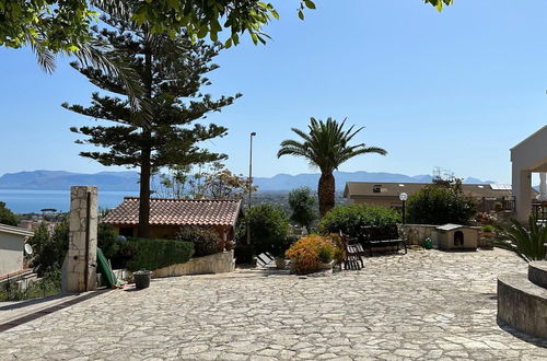 Photo 35 - Spacious Apartment With Communal Pool Near the Sea