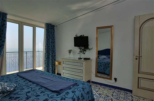 Photo 3 - Apartment near Praia with Large Terrace & Spectacular Views