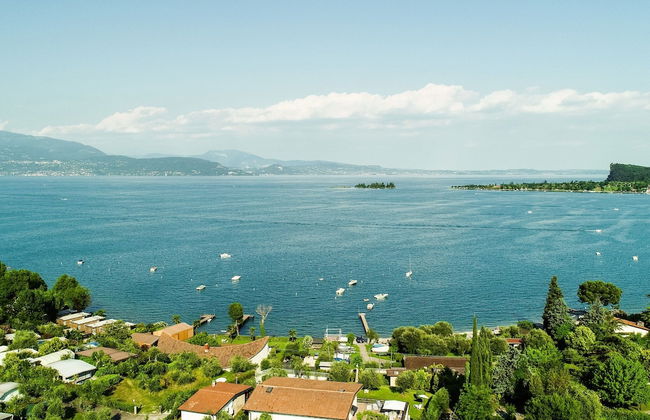 Mansion by Lake Garda With Pools & Olive Trees - Foto 37