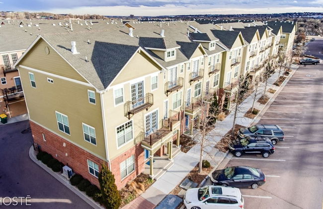 3BR Downtown Townhome /w Stunning Balcony Views! - Foto 30