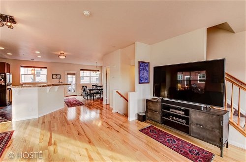 Photo 19 - 3BR Downtown Townhome /w Stunning Balcony Views