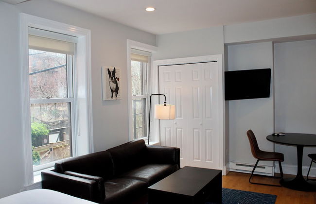 Maverick Suites at 402 Columbus Ave - Foto 22