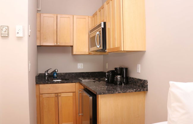 Maverick Suites at 402 Columbus Ave - Foto 35