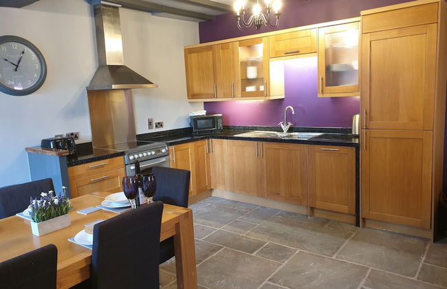 Lovely 4 bed House Sleeping 8 Near Ashbourne - Foto 6
