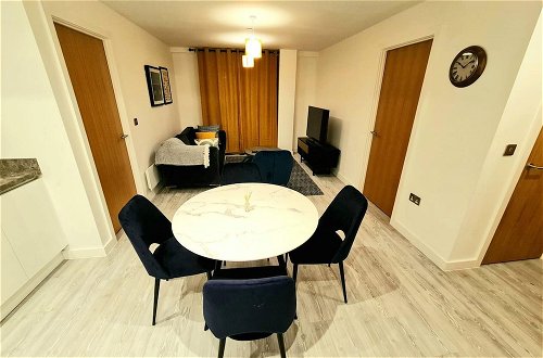 Photo 22 - Exquisite, Cosy 2-bed Apartment in Salford