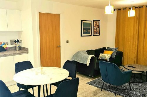 Photo 24 - Exquisite, Cosy 2-bed Apartment in Salford