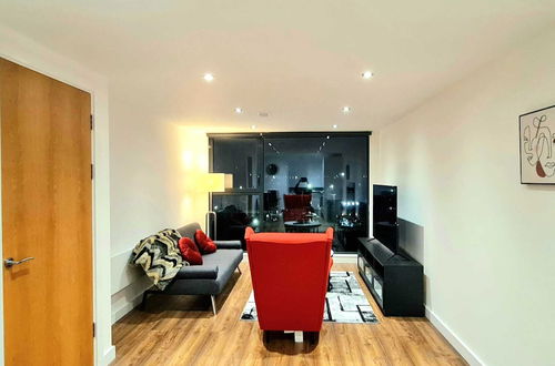 Photo 19 - Remarkable 1-bedroom Apartment in Salford