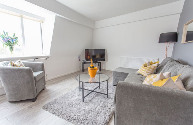 The Manor Suite - Photo 19