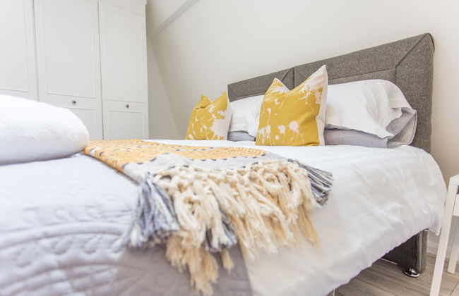 The Manor Suite - Photo 6