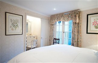 Photo 2 - The London Agent Pimlico King Bed