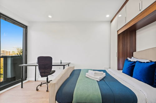 Photo 3 - Three Bedroom Apartment in Hoxton