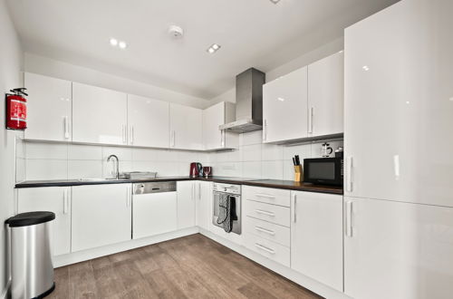 Photo 8 - Three Bedroom Apartment in Hoxton