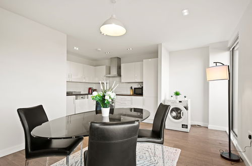 Photo 16 - Three Bedroom Apartment in Hoxton