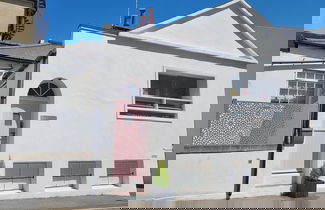 Foto 1 - Quirky Seaside Family Cottage, Walk to the Waves!