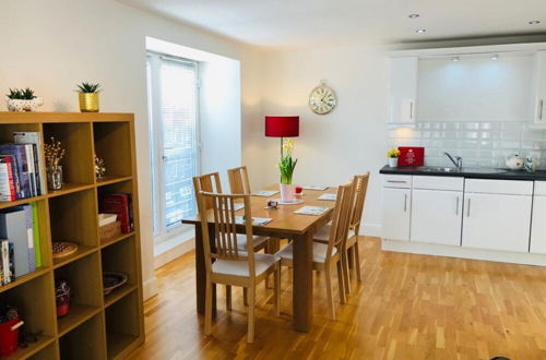 Photo 8 - Remarkable 2 Bed Apartment in Edinburgh