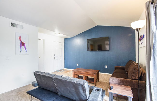 The Landmark Apartments - Photo 24