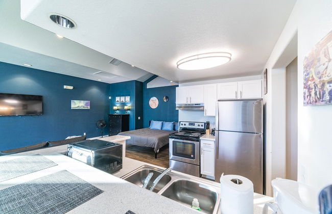 The Landmark Apartments - Photo 4
