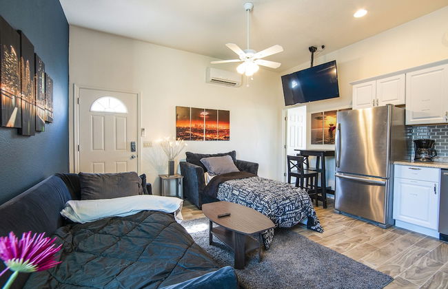 The Landmark Apartments - Photo 13