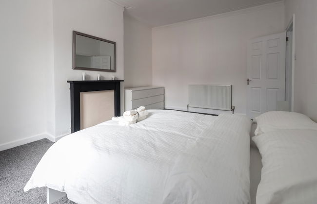 Spacious 4 Bed House in Birmingham, Suitable for Contractors - Foto 10