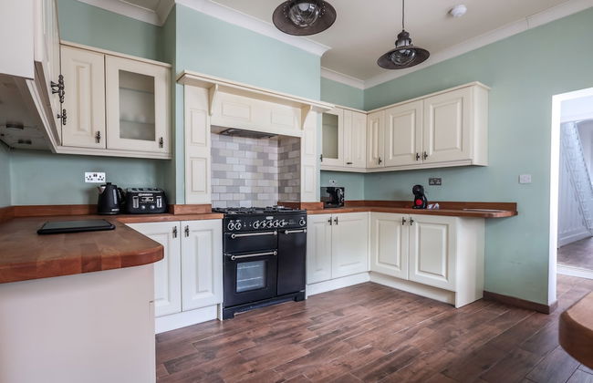 Spacious 4 Bed House in Birmingham, Suitable for Contractors - Foto 22