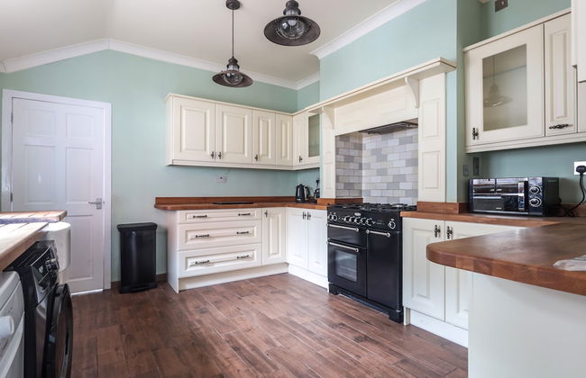 Spacious 4 Bed House in Birmingham, Suitable for Contractors - Foto 24