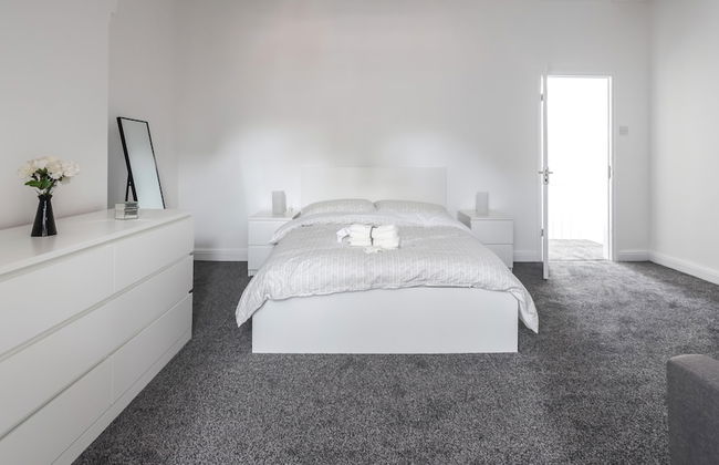 Spacious 4 Bed House in Birmingham, Suitable for Contractors - Foto 1