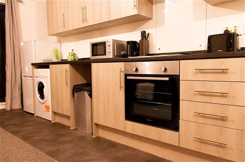 Photo 4 - Livestay-1bed Apt With Private Balcony Heathrow