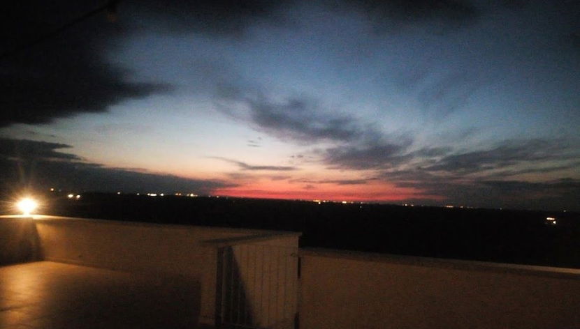 Fassade der Unterkunft – Abend/Nacht