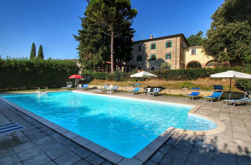 Foto 18 - Beautiful Farmhouse with Hot Tub in Umbria