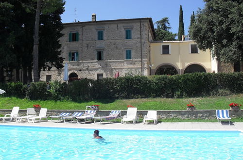 Photo 13 - Splendid Farmhouse in Gualdo Cattaneo with Hot Tub