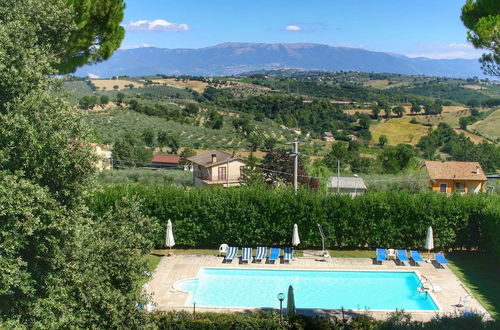 Photo 31 - Splendid Farmhouse in Gualdo Cattaneo with Hot Tub