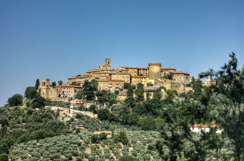 Photo 31 - Splendid Farmhouse in Gualdo Cattaneo with Hot Tub