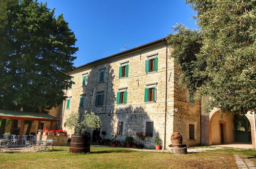 Foto 27 - Splendid Farmhouse in Gualdo Cattaneo with Hot Tub