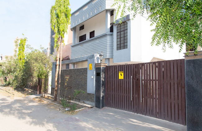 OYO 12830 Home Charming 3BHK Villa Airport Road - Foto 24