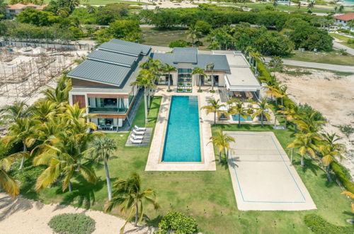 Photo 4 - Luxurious Villa w Maid Pool Jacuzzi at Capcana