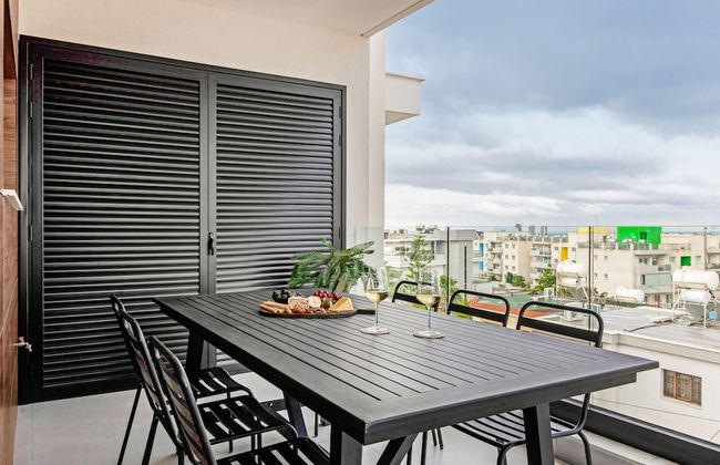 Sanders Only - Cute 2-bdr Apt With Balcony - Foto 1