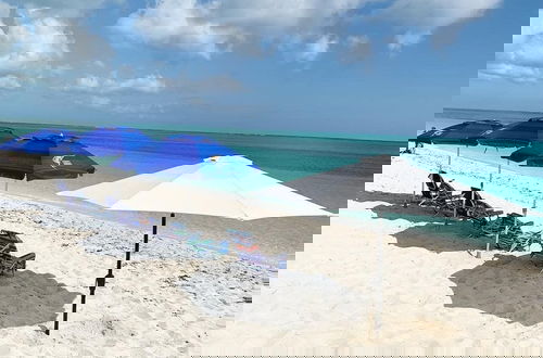 Photo 46 - The White House TCI