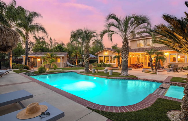 Villa Verdot by Avantstay Spectacular 6 BR Estate w/ Pool, Hot Tub, Tennis& B-ball Courts - Photo 2