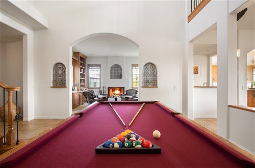 Foto 48 - Villa Verdot by Avantstay Spectacular 6 BR Estate w/ Pool, Hot Tub, Tennis& B-ball Courts