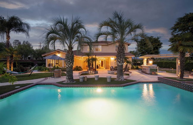 Villa Verdot by Avantstay Spectacular 6 BR Estate w/ Pool, Hot Tub, Tennis& B-ball Courts - Photo 46