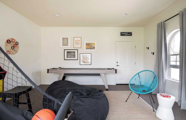 Villa Verdot by Avantstay Spectacular 6 BR Estate w/ Pool, Hot Tub, Tennis& B-ball Courts - Photo 42