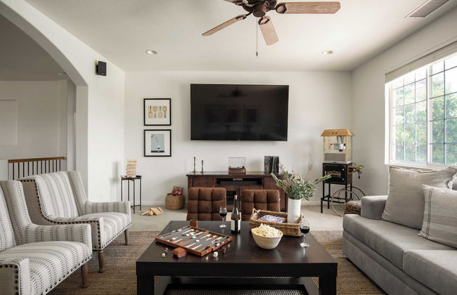 Villa Verdot by Avantstay Spectacular 6 BR Estate w/ Pool, Hot Tub, Tennis& B-ball Courts - Photo 21