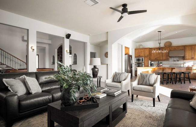 Villa Verdot by Avantstay Spectacular 6 BR Estate w/ Pool, Hot Tub, Tennis& B-ball Courts - Photo 15