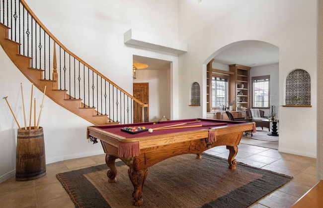 Villa Verdot by Avantstay Spectacular 6 BR Estate w/ Pool, Hot Tub, Tennis& B-ball Courts - Photo 14