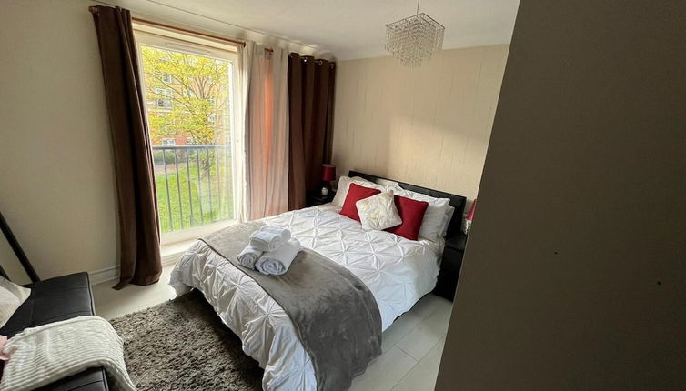 Photo 1 - Stunning 3-bed Apartment in Croydon